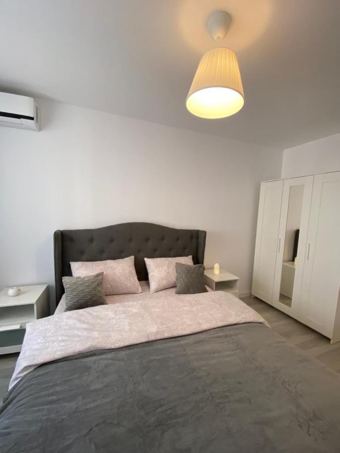 Apartamento Zian Flat Bucarest Exterior foto